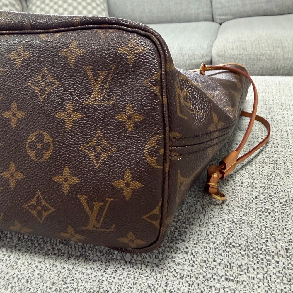 Louis Vuitton Neverfull MM Raspberry - Picture 9 of 15